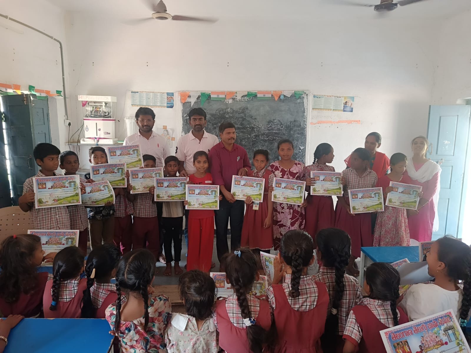 ‘బాల్యంలోనే బాలలకు బాల సాహిత్య అందించాలి’