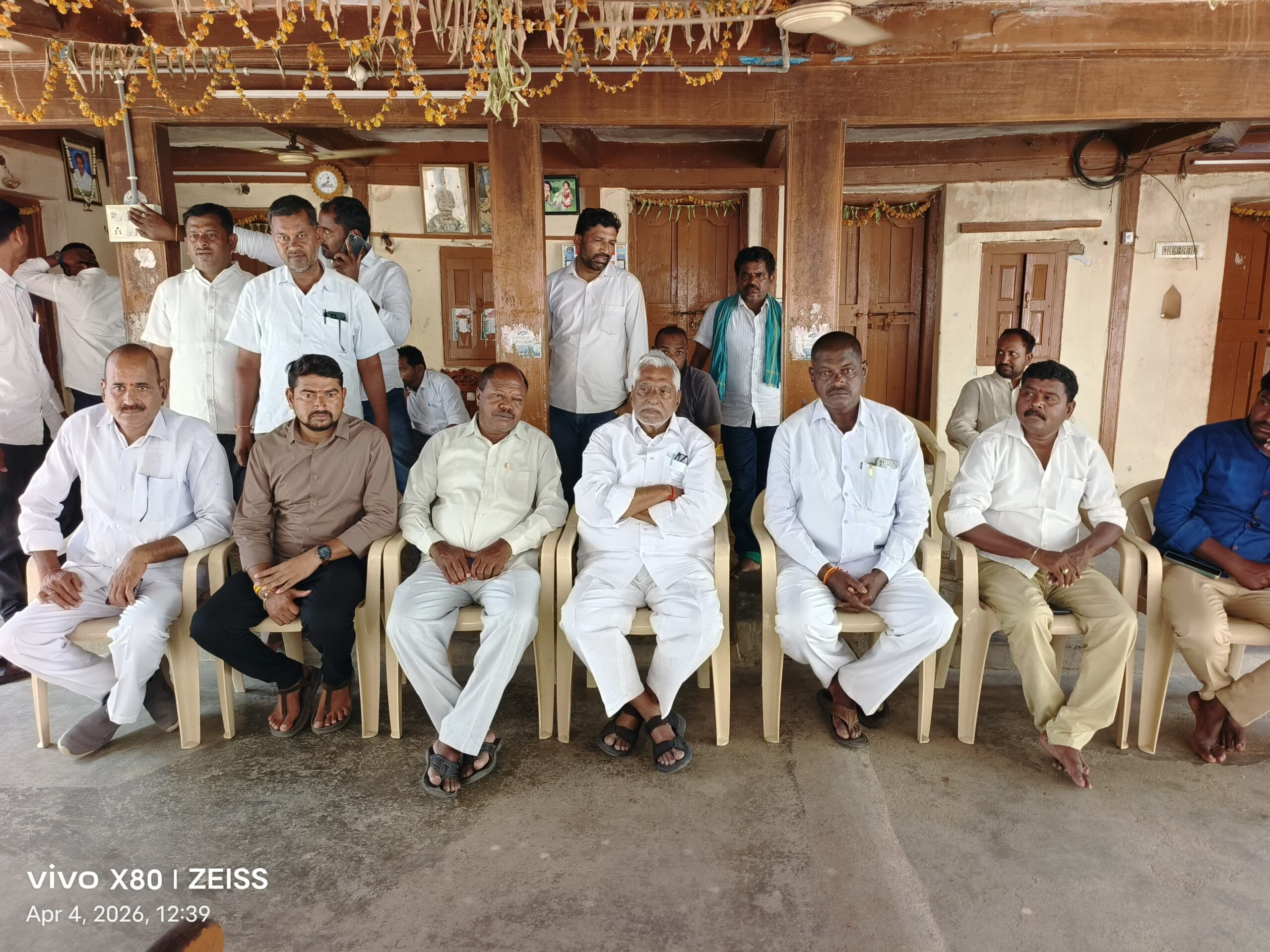 పంట నష్టాలకు పరిహారం ఇవ్వాలి: జీవన్ రెడ్డి