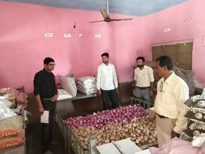 పాఠశాలను తనిఖీ చేసిన ప్రత్యేక అధికారి