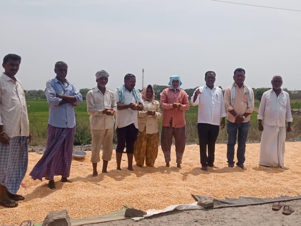 మొక్కజొన్న కొనుగోళు కేంద్రాల ధర్నా పిలుపు