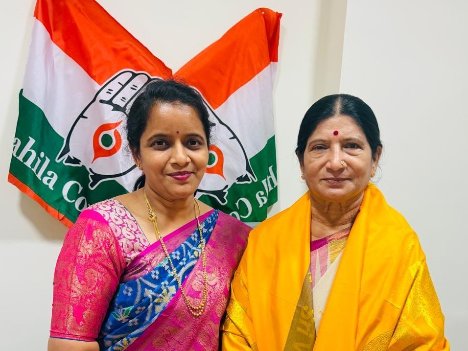 ఎర్రబెల్లి స్వర్ణను కలిసిన శిరీష సత్తూర్