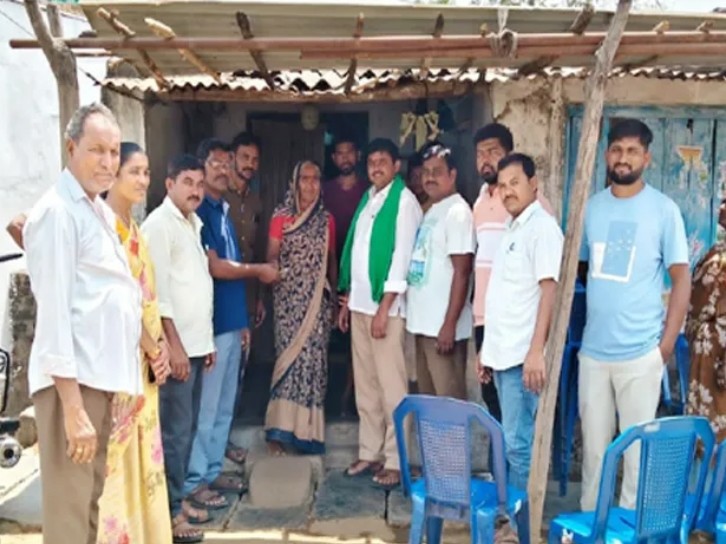 పంచాయితీ కార్మికుని కుటుంబానికి ఆర్థిక సహాయం