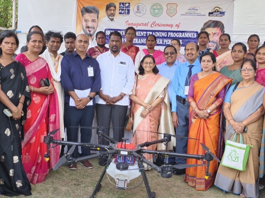ట్రాన్స్‌జెండర్ శిక్షణ కార్యక్రమాన్ని ప్రారంభించిన మంత్రి