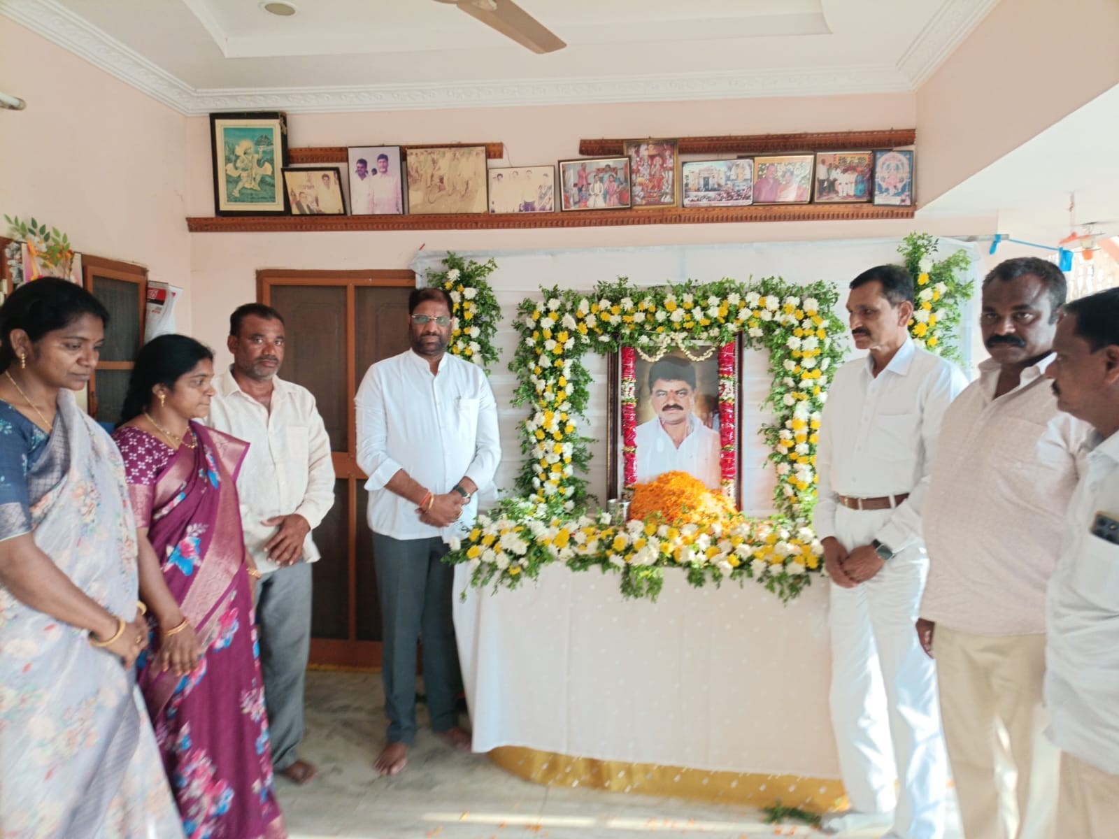 బాధిత కుటుంబానికి అండగా ఉంటాం: ఎంపీ