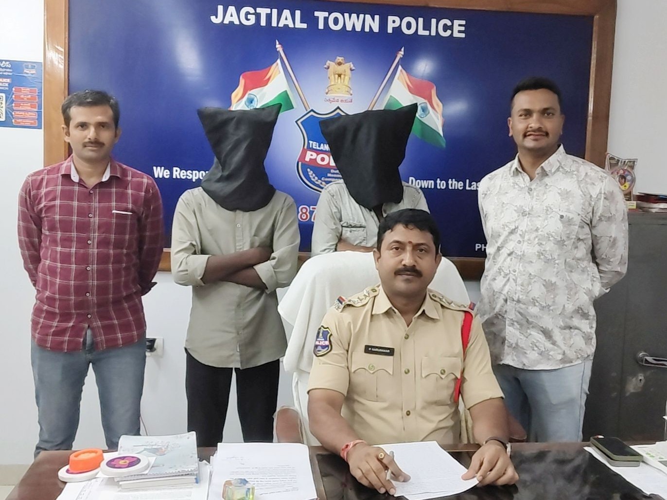 250 గ్రాముల గంజాయి స్వాధీనం.. ఇద్దరు అరెస్ట్