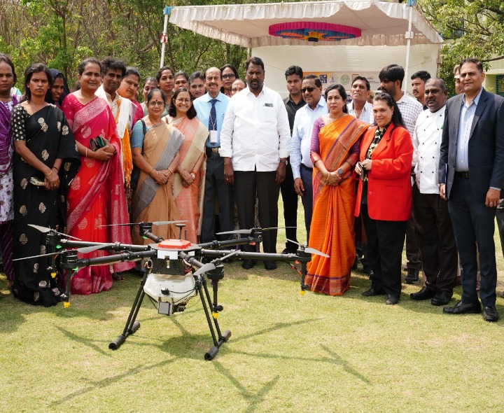 ట్రాన్స్‌జెండర్లకు డ్రైవింగ్, డ్రోన్ టెక్నాలజీ పై ట్రైనింగ్