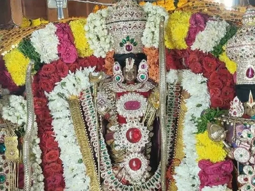 నేడు ఇల్లందకుంట రాములవారికి శ్రీ పుష్పయాగం