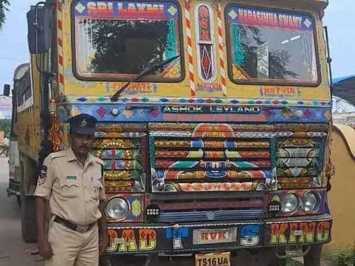 అక్రమంగా మొరం తరలిస్తున్న టిప్పర్ సీజ్