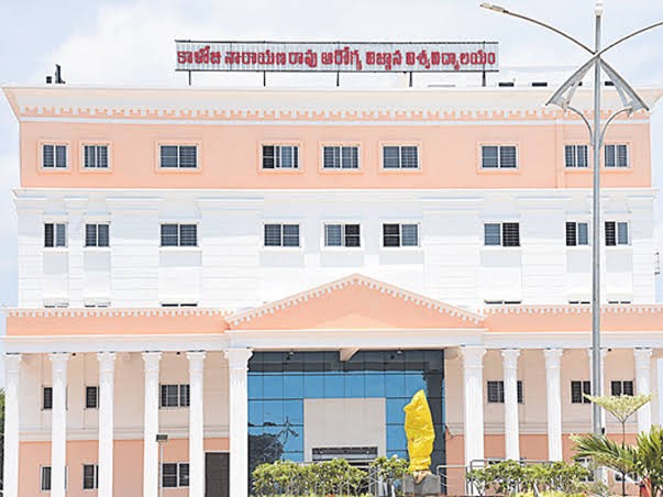 ” ట్యూషన్ ఫీజు నిబంధనల మేరకే వసూలు చేయాలి “