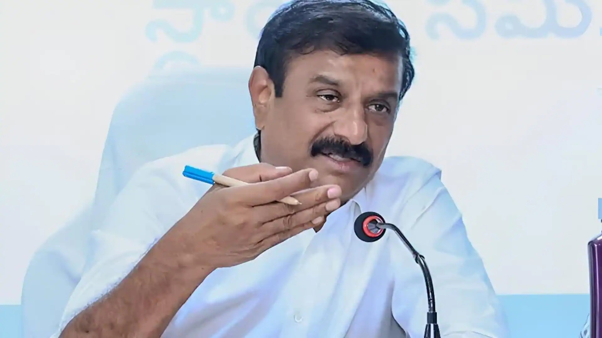 ‘కాంగ్రెస్ కార్యకర్తలు గూండాల్లా వ్యవహరిస్తున్నారు’
