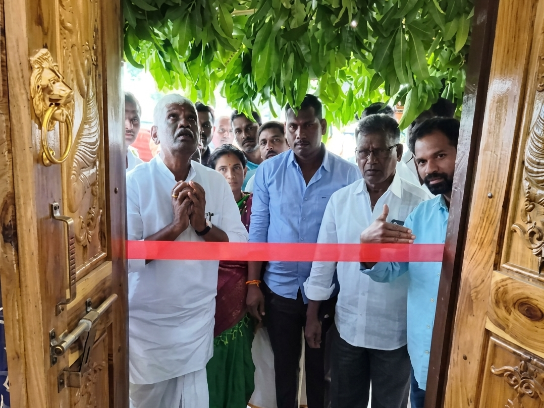 మొగల్ మడ్కలో ఇందిరమ్మ ఇల్లు ప్రారంభం