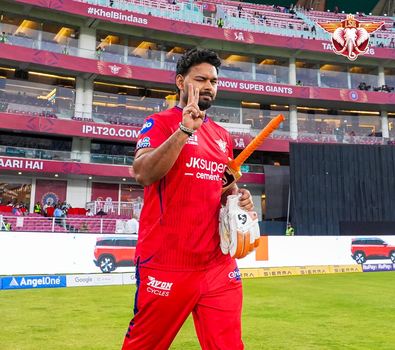 ‘పంత్ విషయంలో LSG మేనేజ్‌మెంట్ ఏదో దాస్తోంది’