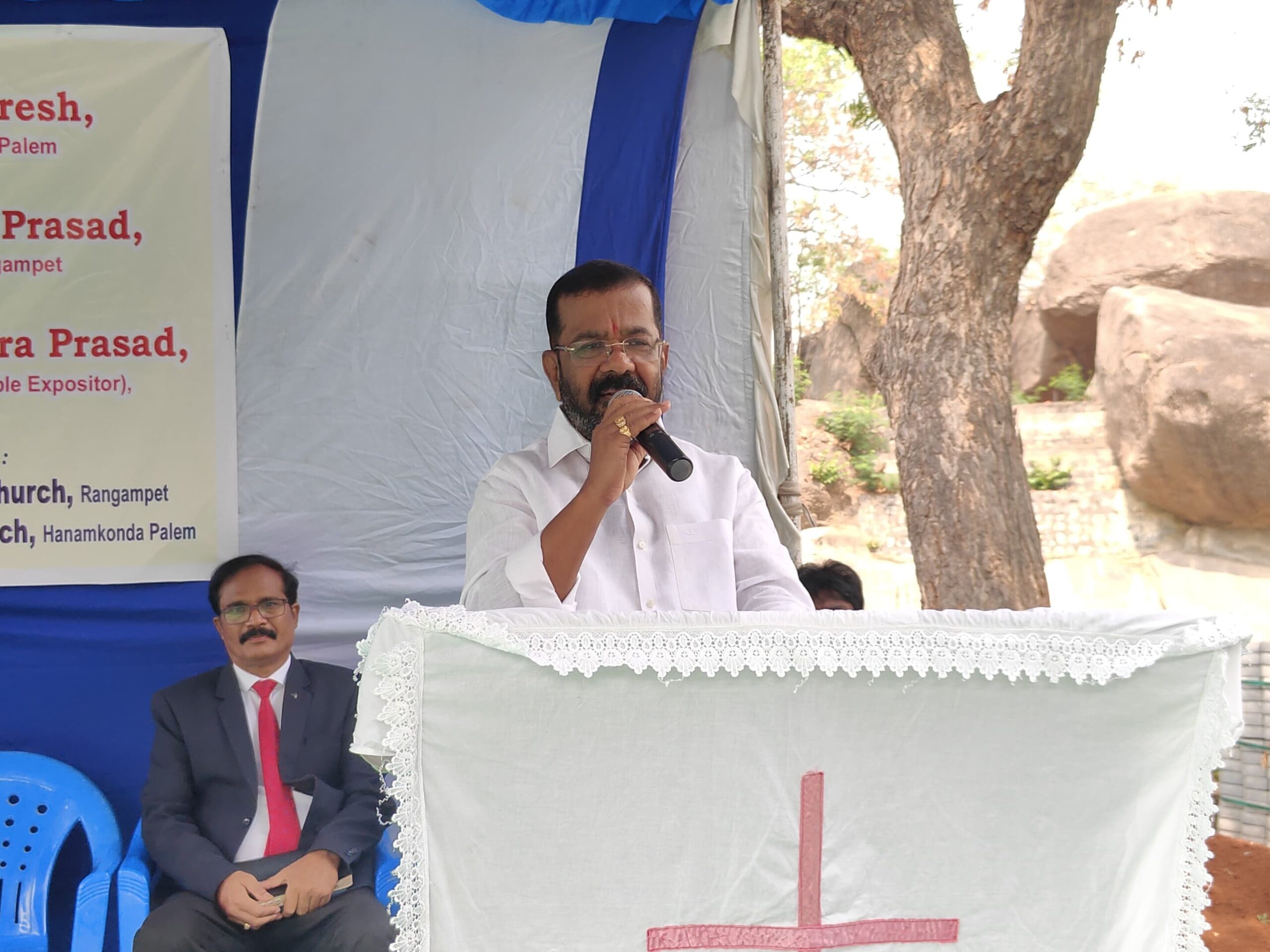 ఈస్టర్ వేడుకల్లో పాల్గొన్న ఎమ్మెల్యే