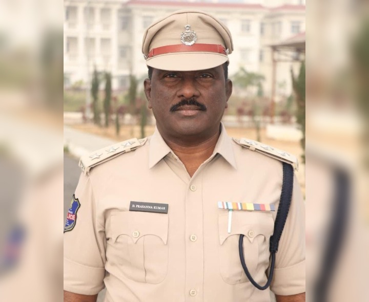 రాత్రి 11లోపు దుకాణాలు మూసివేయాలి: డీఎస్పీ