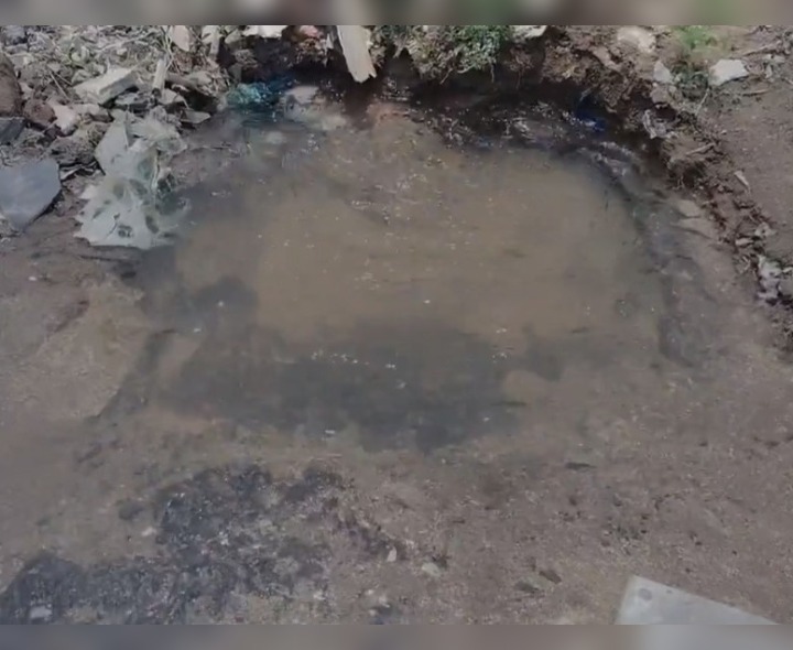 వృథాగా పోతున్న మిషన్ భగీరథ నీరు