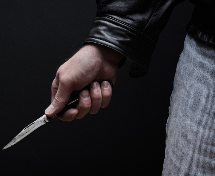 డబ్బుల కోసం గొడవ.. ఫ్రెండ్‌పై కత్తి దాడి