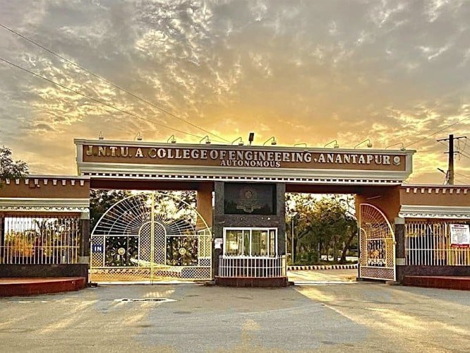 ఎంట్రీ పాస్ ఉన్నవారికే ప్రవేశం