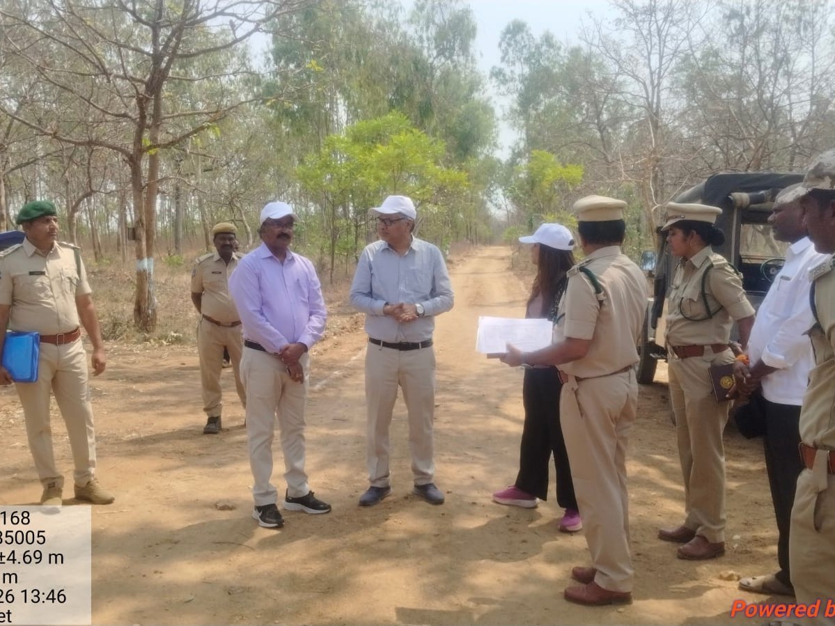 పార్క్‌ను సందర్శించిన ఉన్నతాధికారులు