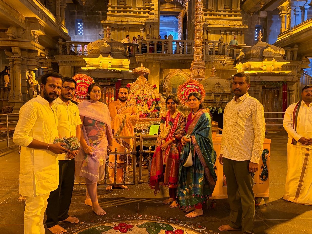 యాదగిరిగుట్టలో స్వామివారిని దర్శించిన ఎమ్మెల్యే