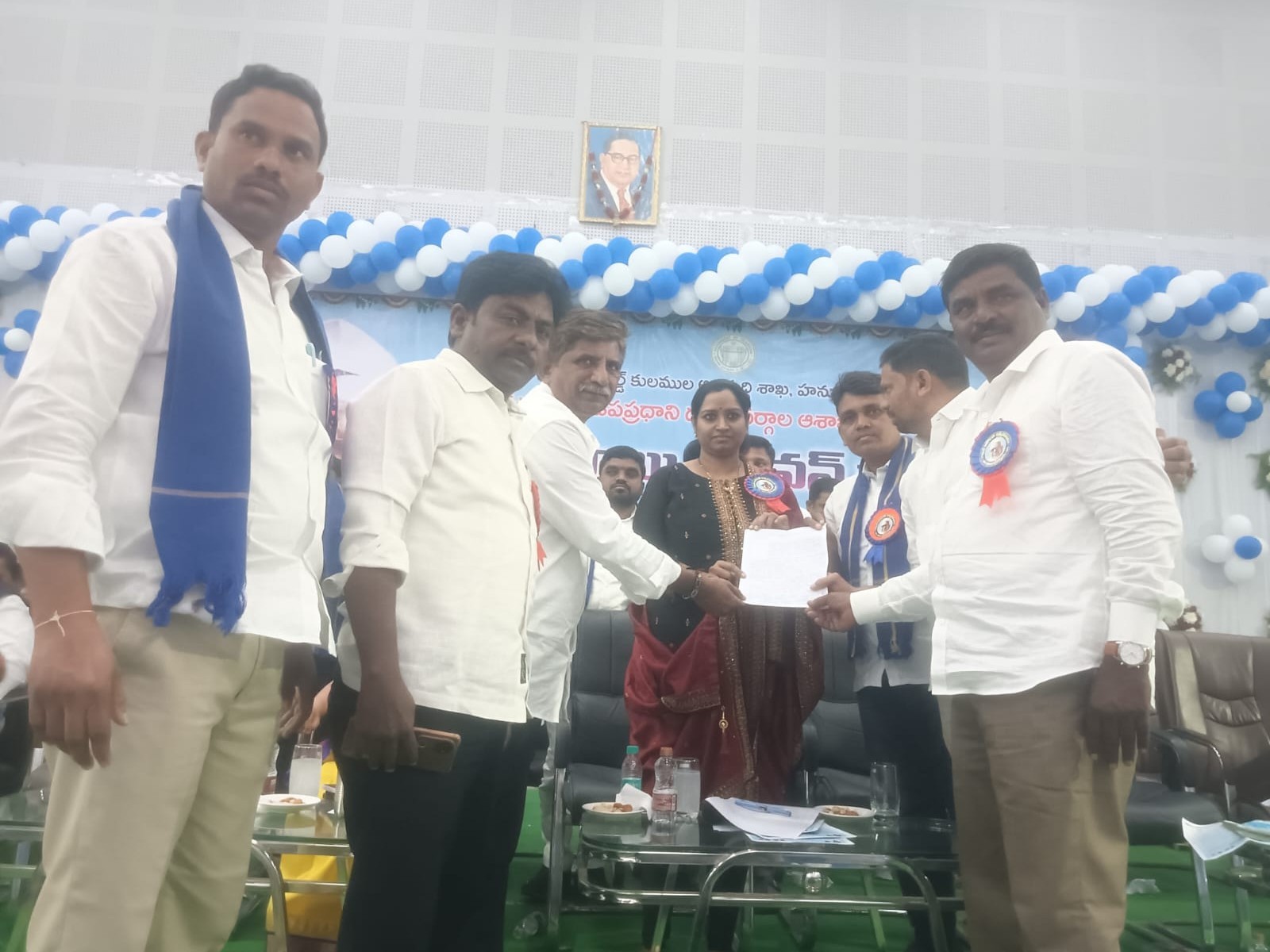 ఎంపీ కడియం కావ్యకు వినతి