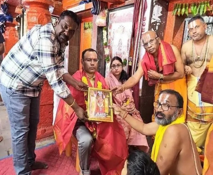 కొండగట్టు అంజన్నను దర్శించుకున్నమంథని సీపీ