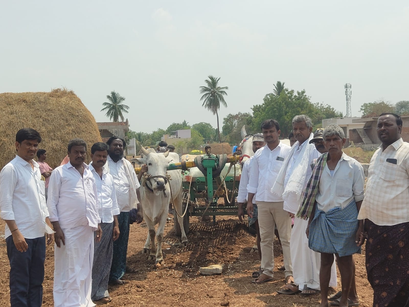 బండ్ల గిరక పోటీలు ప్రారంభించిన సర్పంచ్..!
