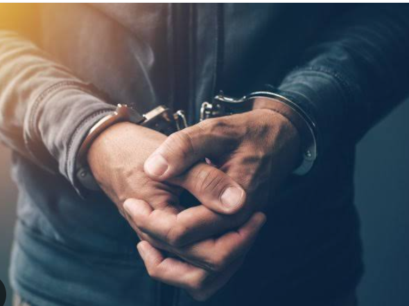 రిసార్టులో దాడులు.. బాలీవుడ్ నటుడు అరెస్ట్