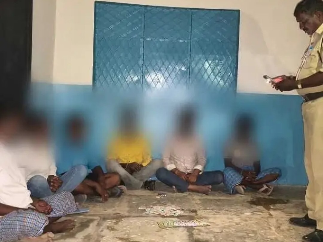 ఆరుగురు పేకాట రాయుళ్లు అరెస్ట్