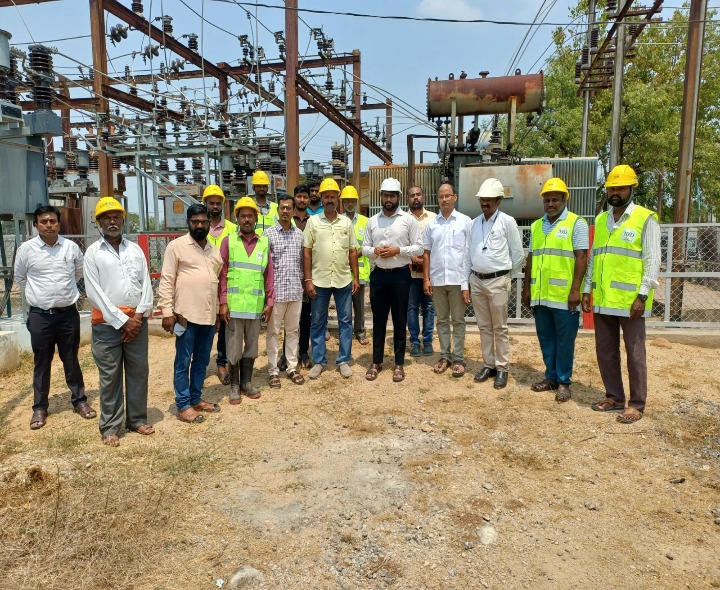 సబ్‌స్టేషన్‌ను తనిఖీ చేసిన అధికారులు