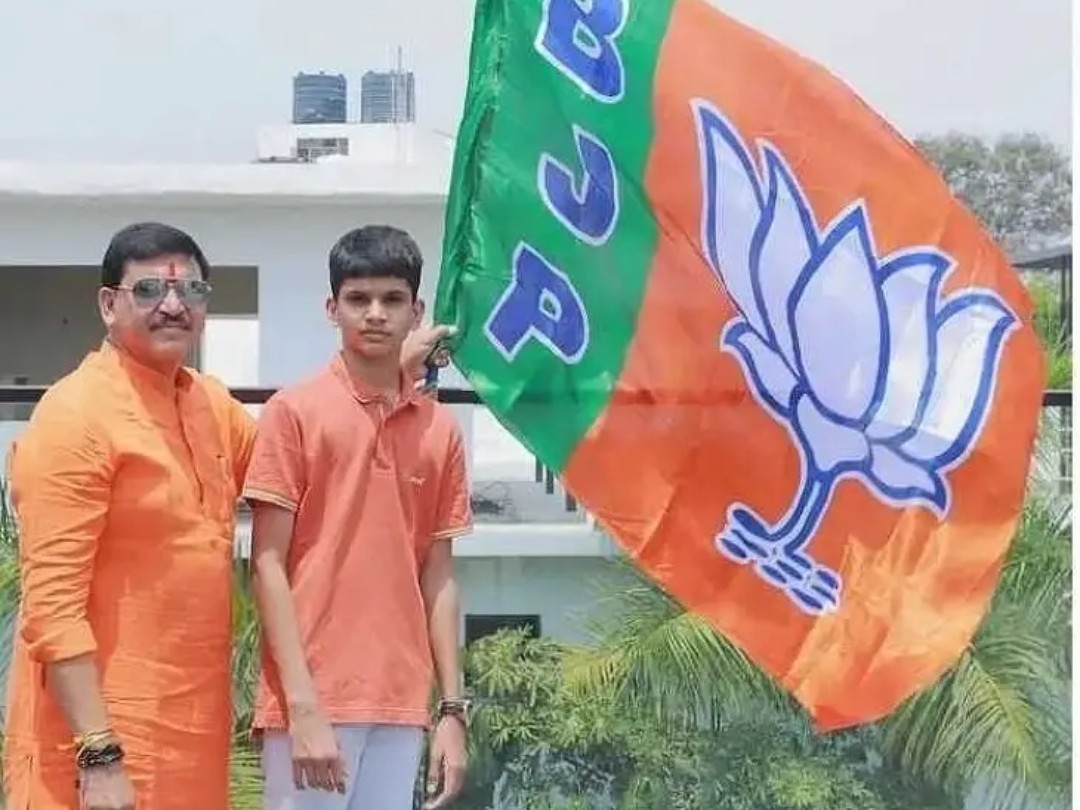 ఆర్మూర్ ఎమ్మెల్యే నివాసంలో బీజేపీ ఆవిర్భావ వేడుకలు