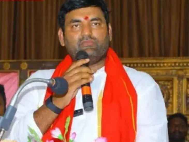 సెలబ్రిటీలు ఆదర్శంగా ఉండాలి: ఎమ్మెల్యే