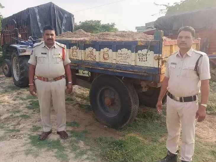 అక్రమ ఇసుక రవాణా చేస్తుండగా పట్టుకున్న పోలీసులు