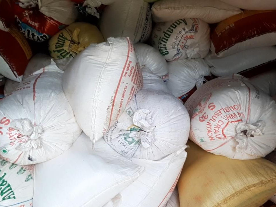 టాస్క్ ఫోర్స్ దాడులు.. రేషన్ బియ్యం పట్టివేత