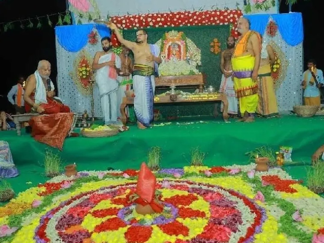 సీతారామచంద్రస్వామి ఆలయంలో పుష్పయాగం