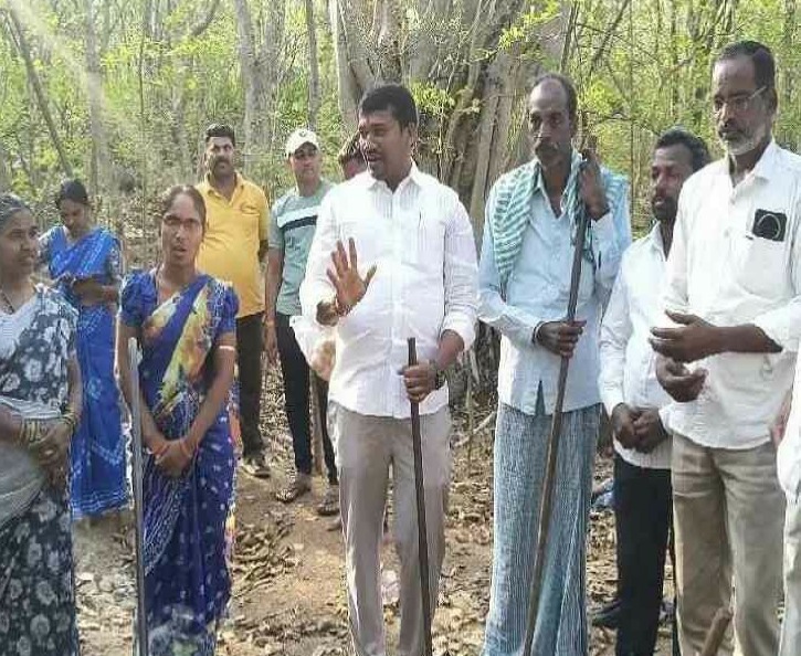 ఉపాధి హామీ పనులు ప్రారంభించిన సర్పంచ్