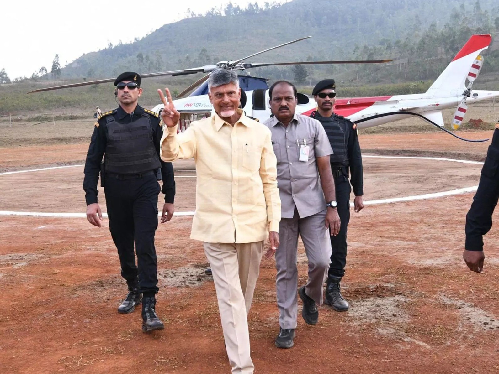 వేములపాడుకు చేరుకున్న ముఖ్యమంత్రి