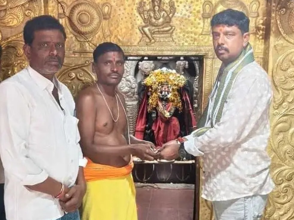 పాగుంట ఆలయ అన్నదానానికి విరాళం