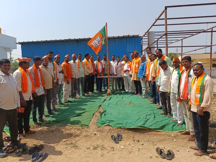 ‘పార్టీ సిద్ధాంతాలను ప్రజల్లోకి తీసుకెళ్లాలి’