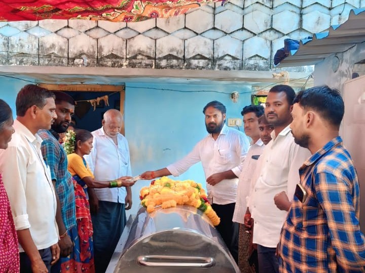 ఆర్థిక సహాయాన్ని అందజేసిన సింగిల్ విండో ఛైర్మన్