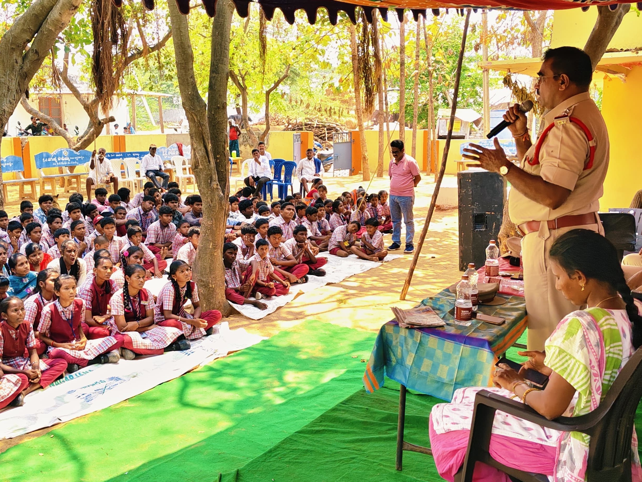 సైబర్ నేరాలపై సీఐ అవగాహన