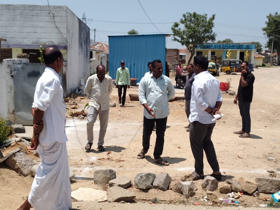 ​జాన్సీ లింగాపూర్‌లో ‘స్త్రీ శక్తి భవన్’ పరిశీలన