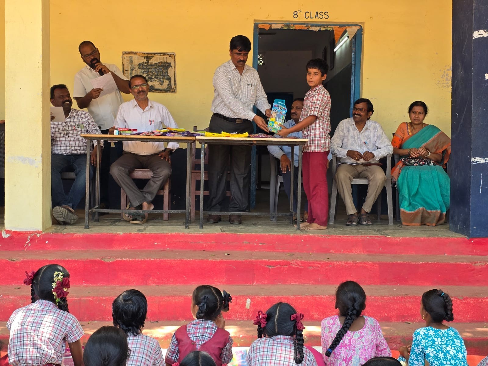 విద్యార్థులకు టాలెంట్ టెస్ట్