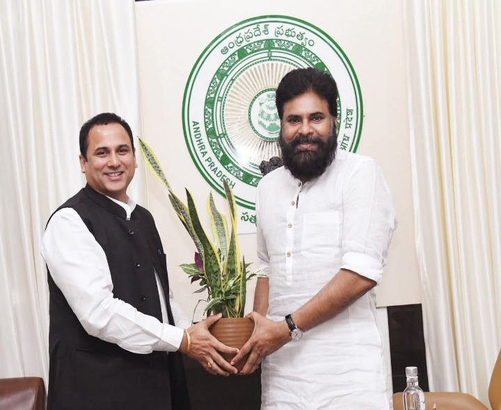 ఉప ముఖ్యమంత్రిని కలిసిన సీఆర్డీఏ కమిషనర్