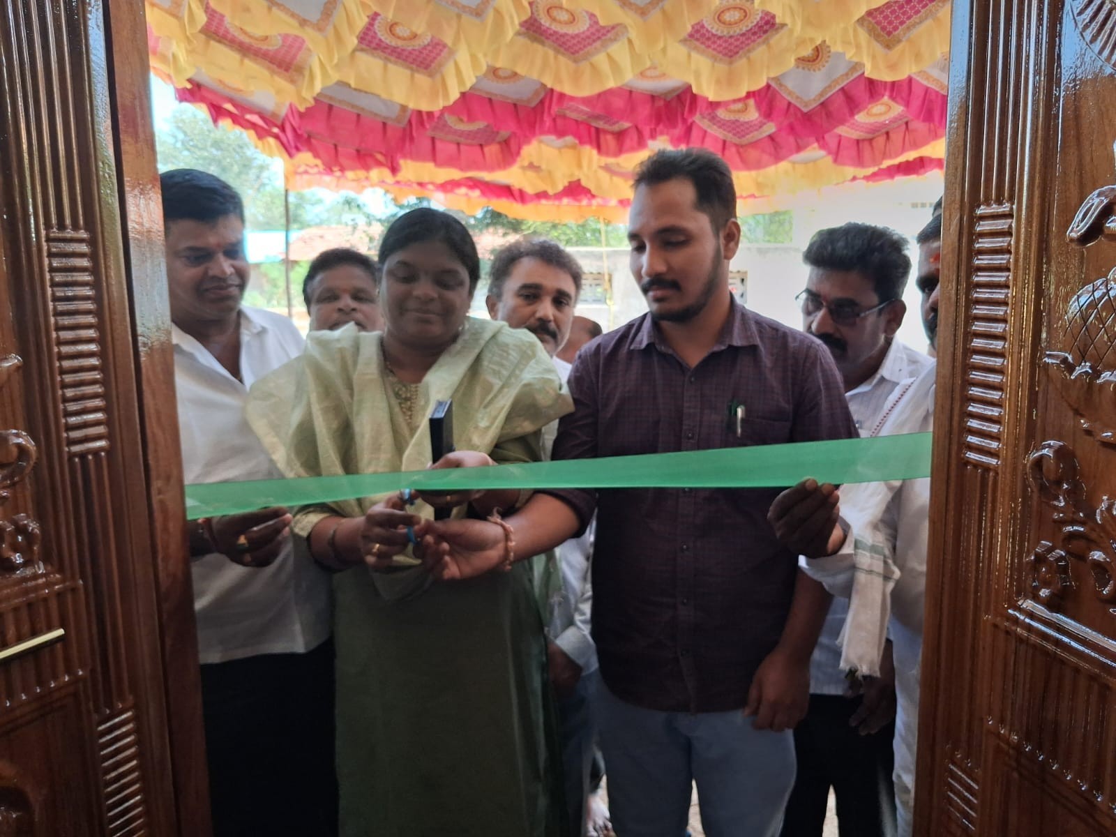 ‘మంజూరైన గృహాలను వెంటనే నిర్మించుకోవాలి’