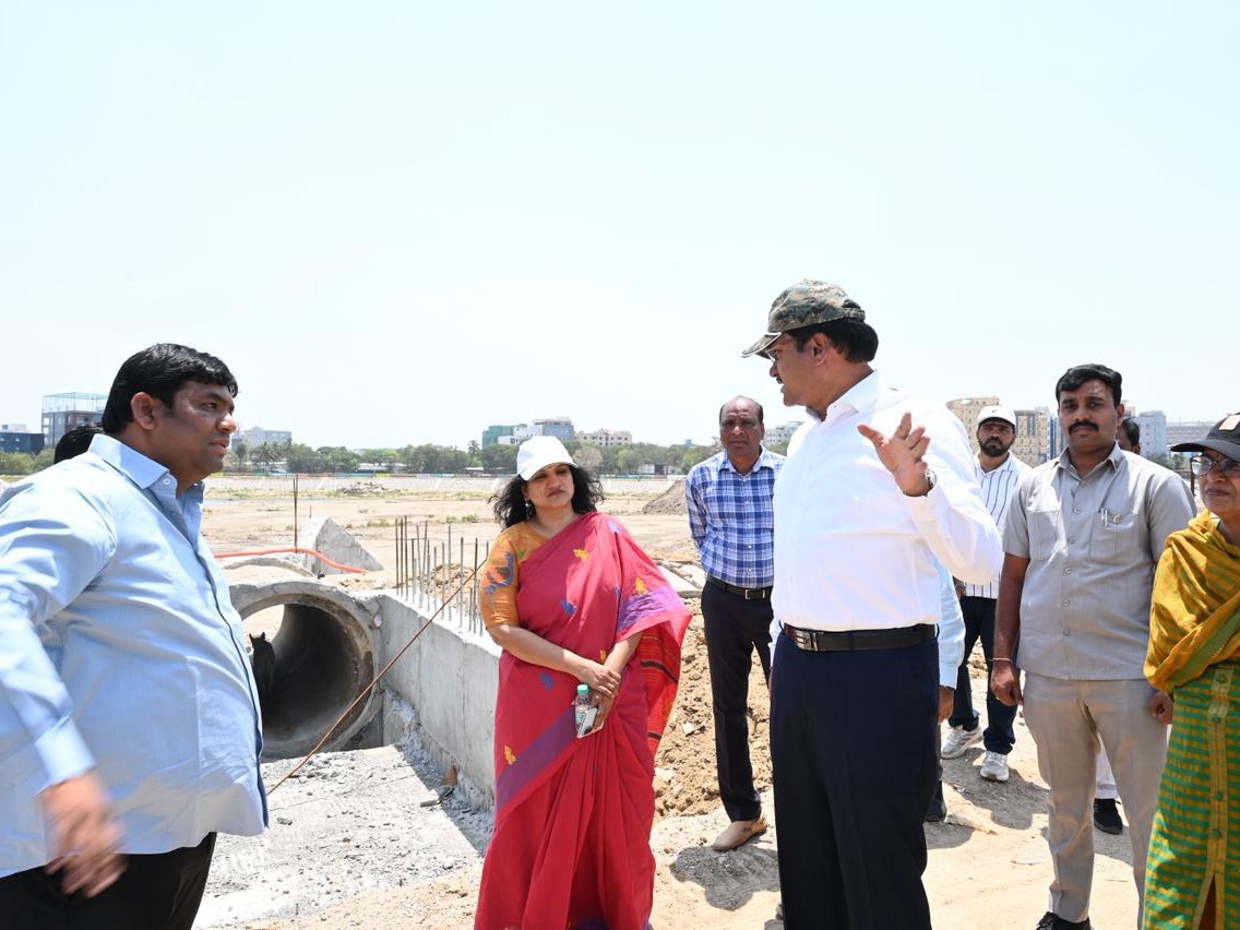 ‘చెరువుకు వరద చేరేలా చర్యలు తీసుకోవాలి’