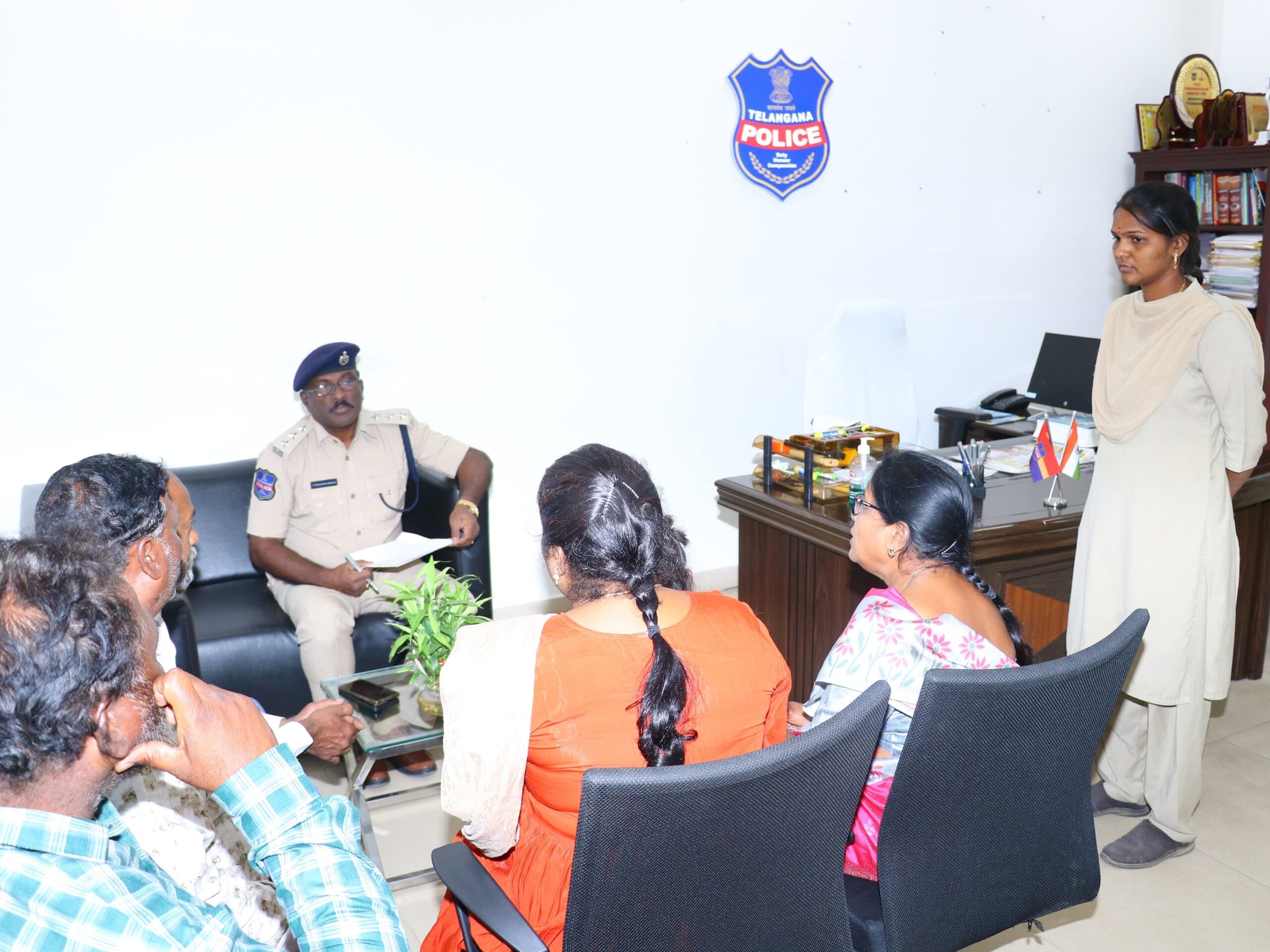 ‘బాధితుల ఫిర్యాదుల పట్ల వేగంగా స్పందించాలి’