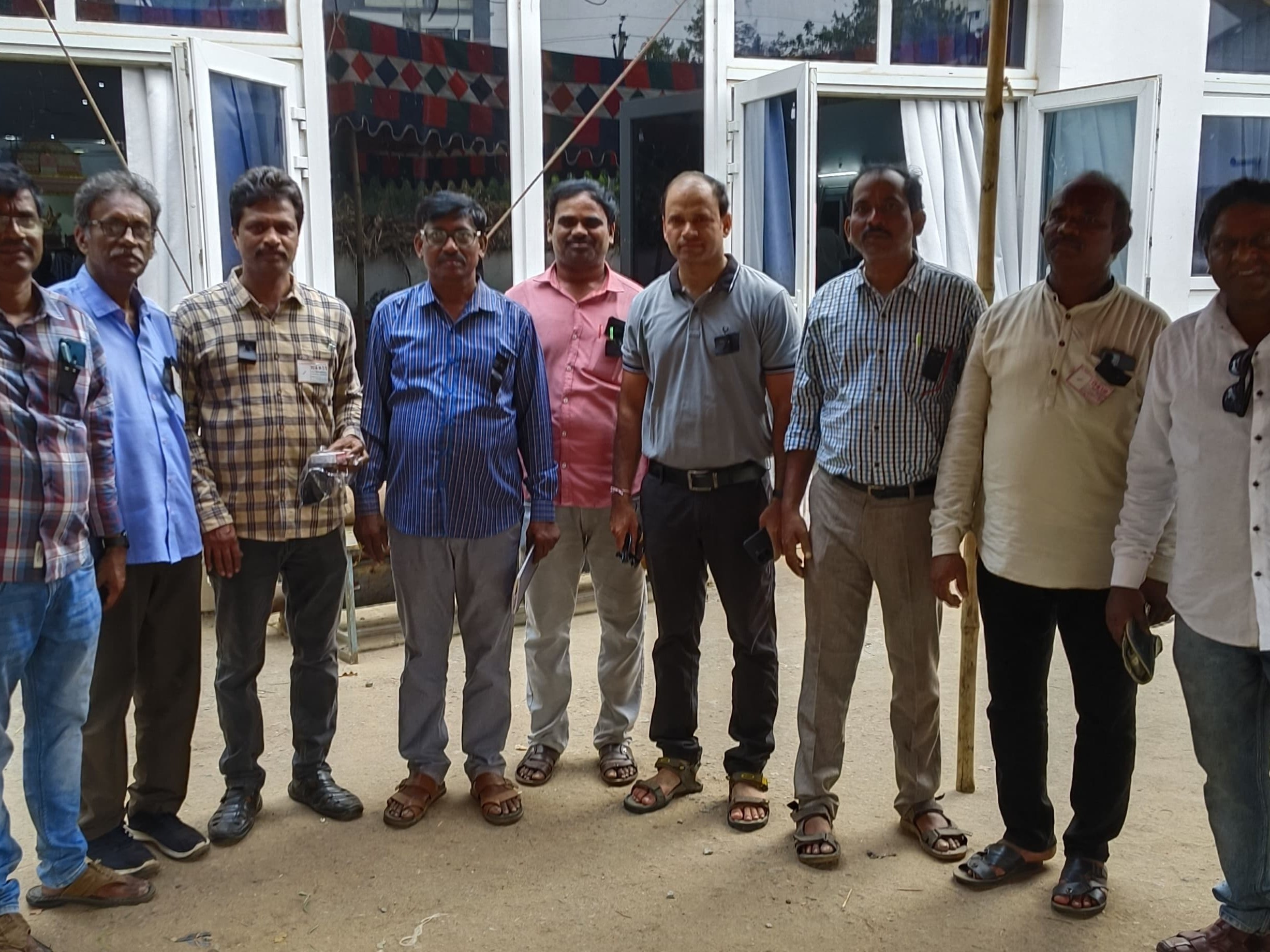 బ్లాక్ బ్యాడ్జ్‌లతో ఫ్యాప్టో నిరసన