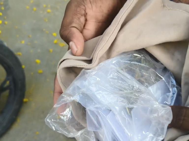 గంజాయి విక్రయం.. ఇద్దరి అరెస్ట్..!