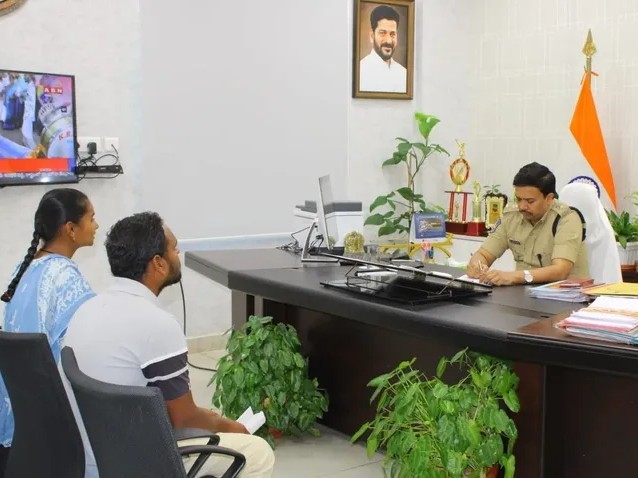 పోలీస్ ప్రజావాణికి 8 దరఖాస్తులు