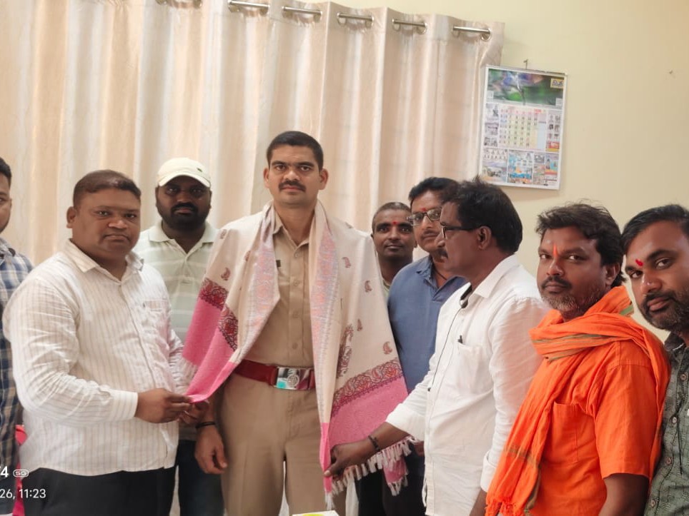 CIను కలిసిన జర్నలిస్టులు